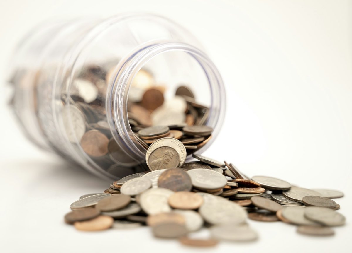 Capital spilling from a jar