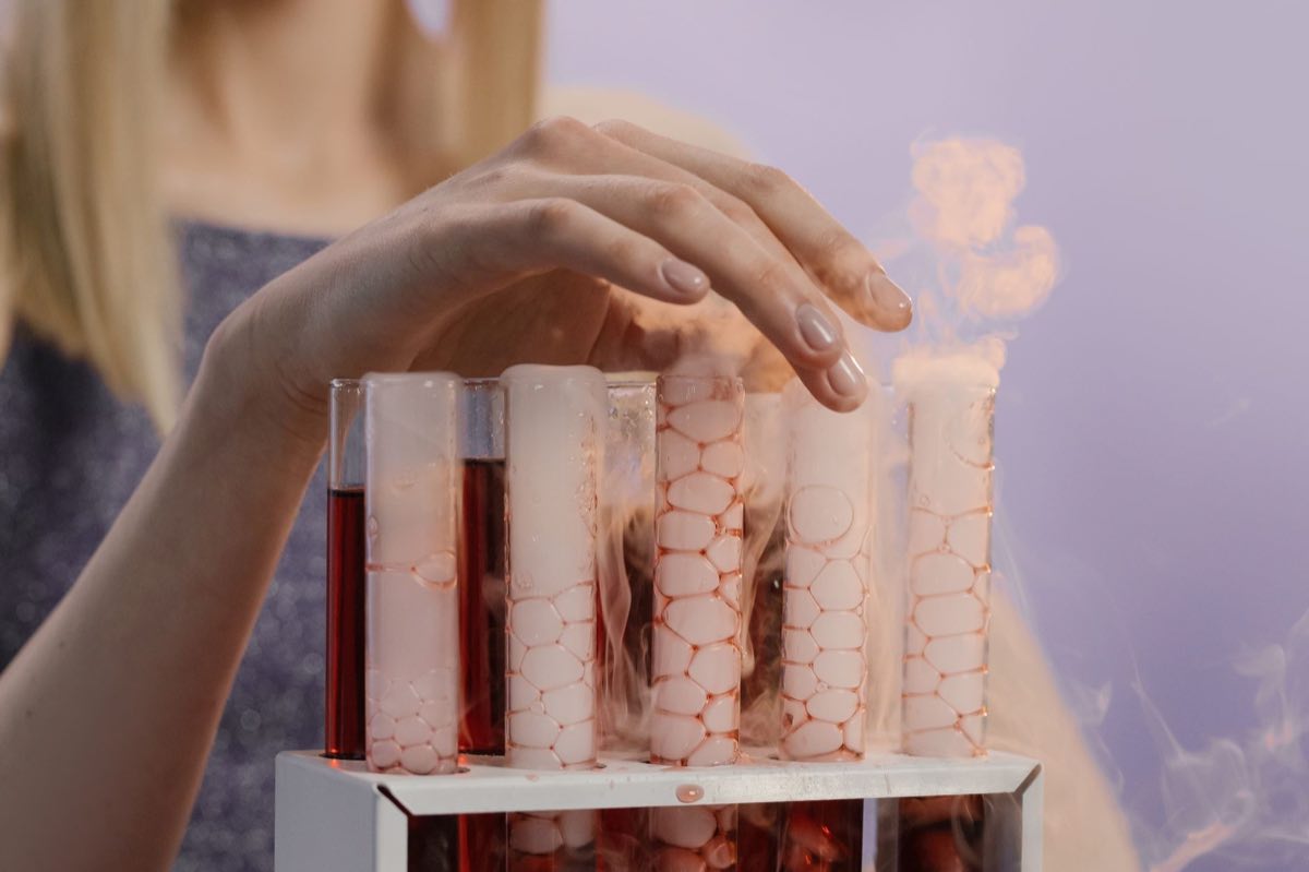 Patient-specific cell material handled under chain of identity