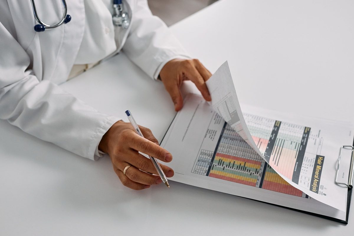 A reviewer appraising clinical study data against a device dossier