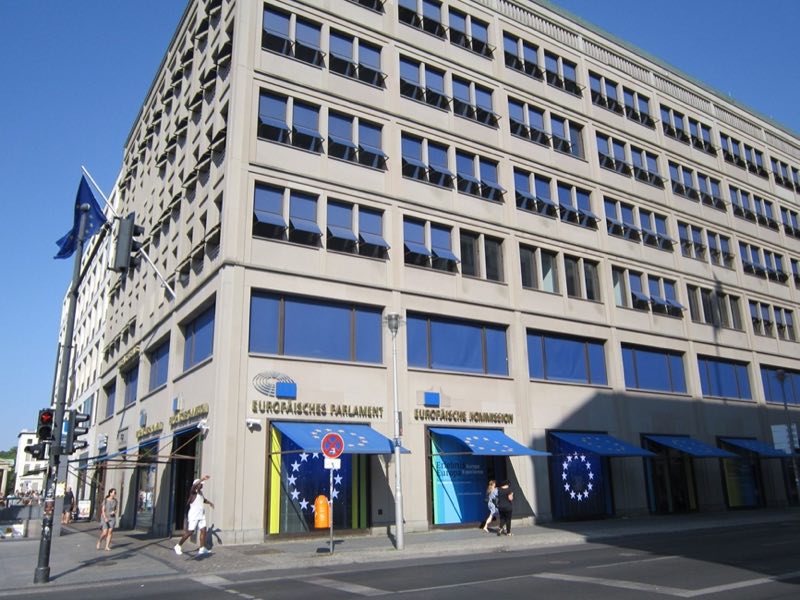 European Union institutional building representing the MDR and IVDR regulatory authority