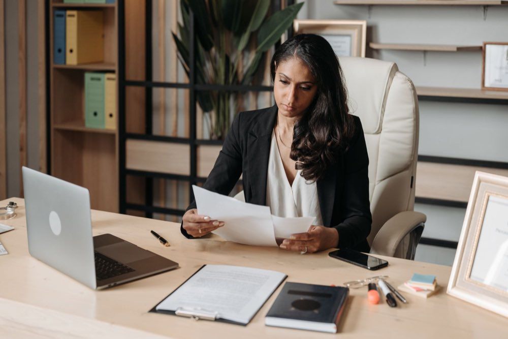 A consultant executing a defined project deliverable