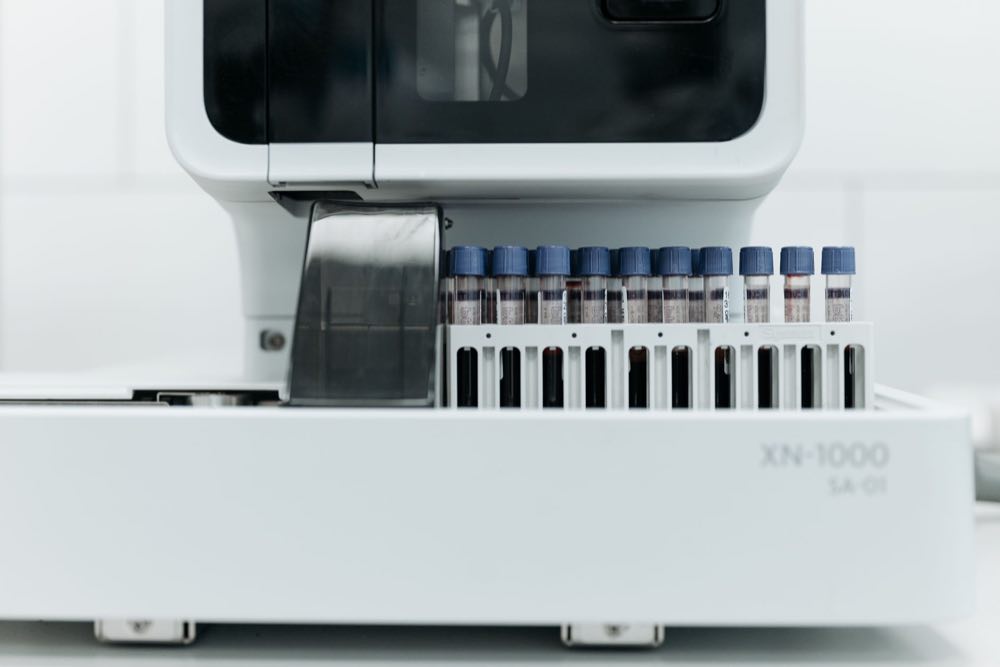 Hematology analyzer loaded with barcoded sample tubes