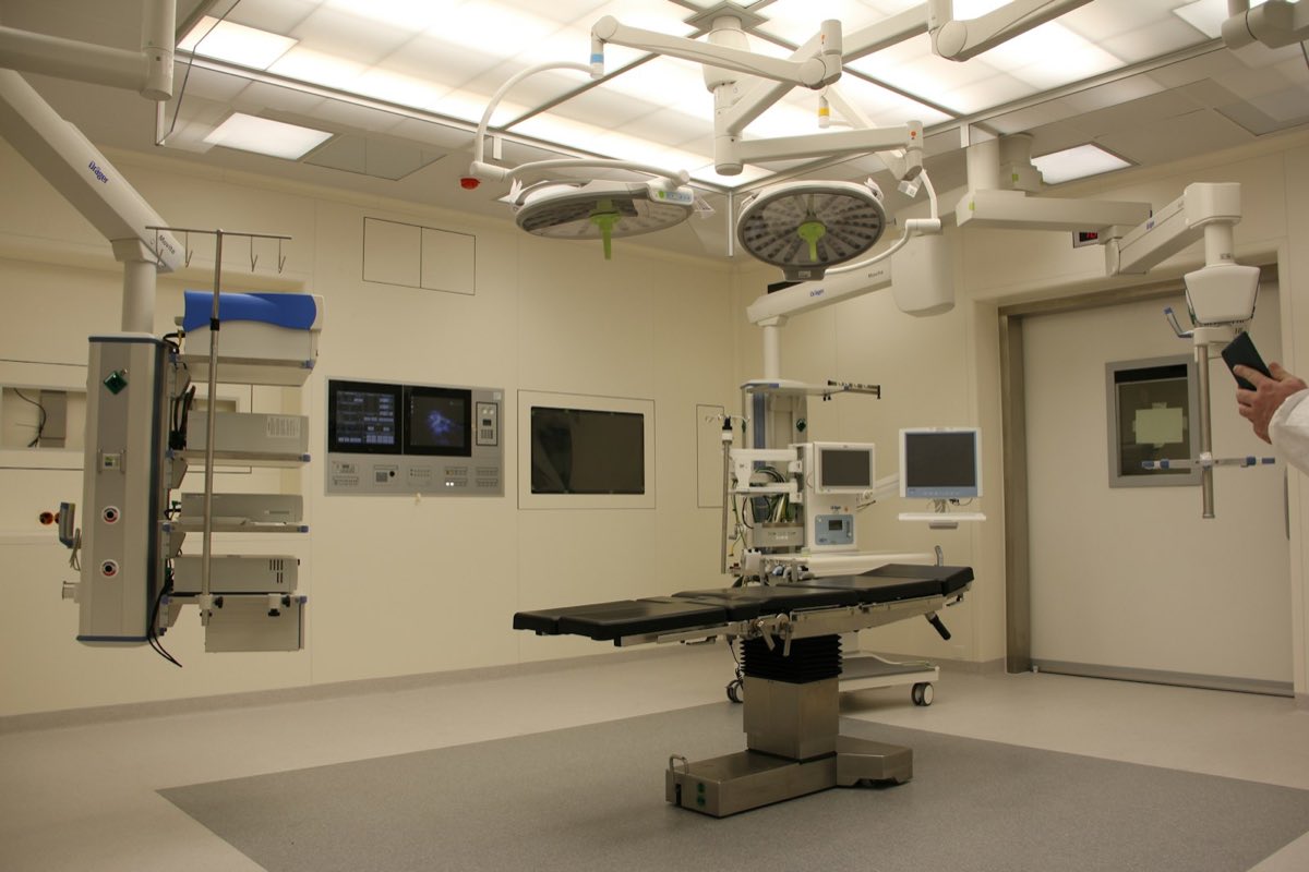 A modern procedure suite ready for inspection