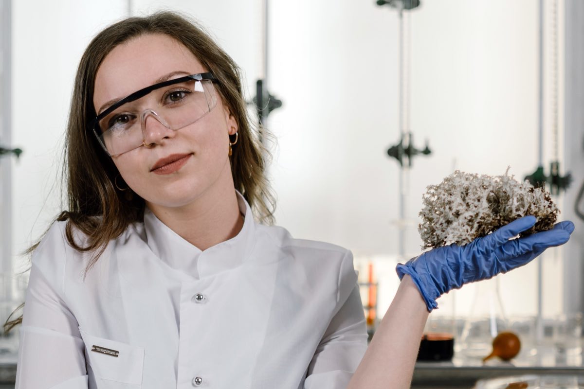 A woman scientist conducting research relevant to women's health